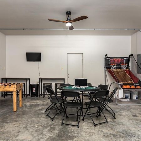 Amazing Downtown Location For Groups! Villa Little Rock Buitenkant foto